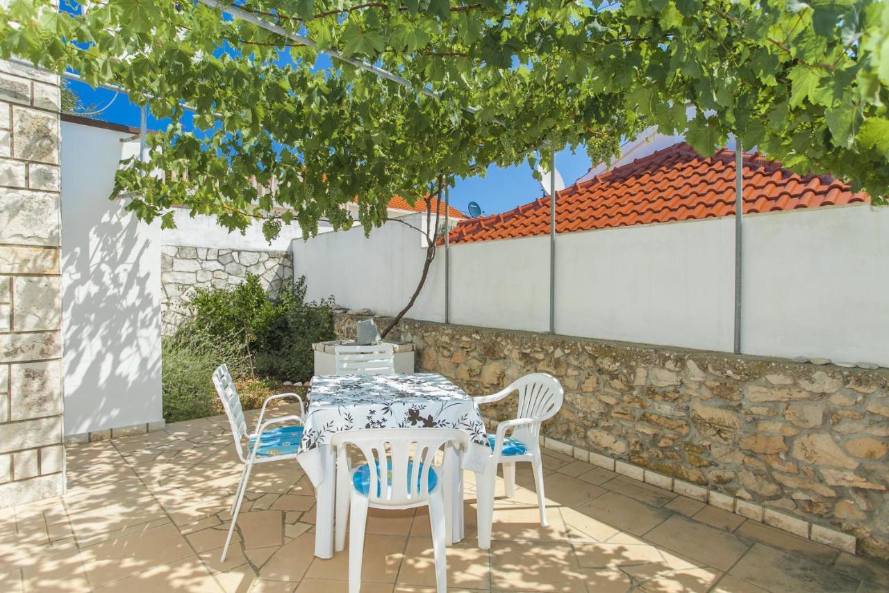 Holiday Home Neda Vela Luka Ngoại thất bức ảnh