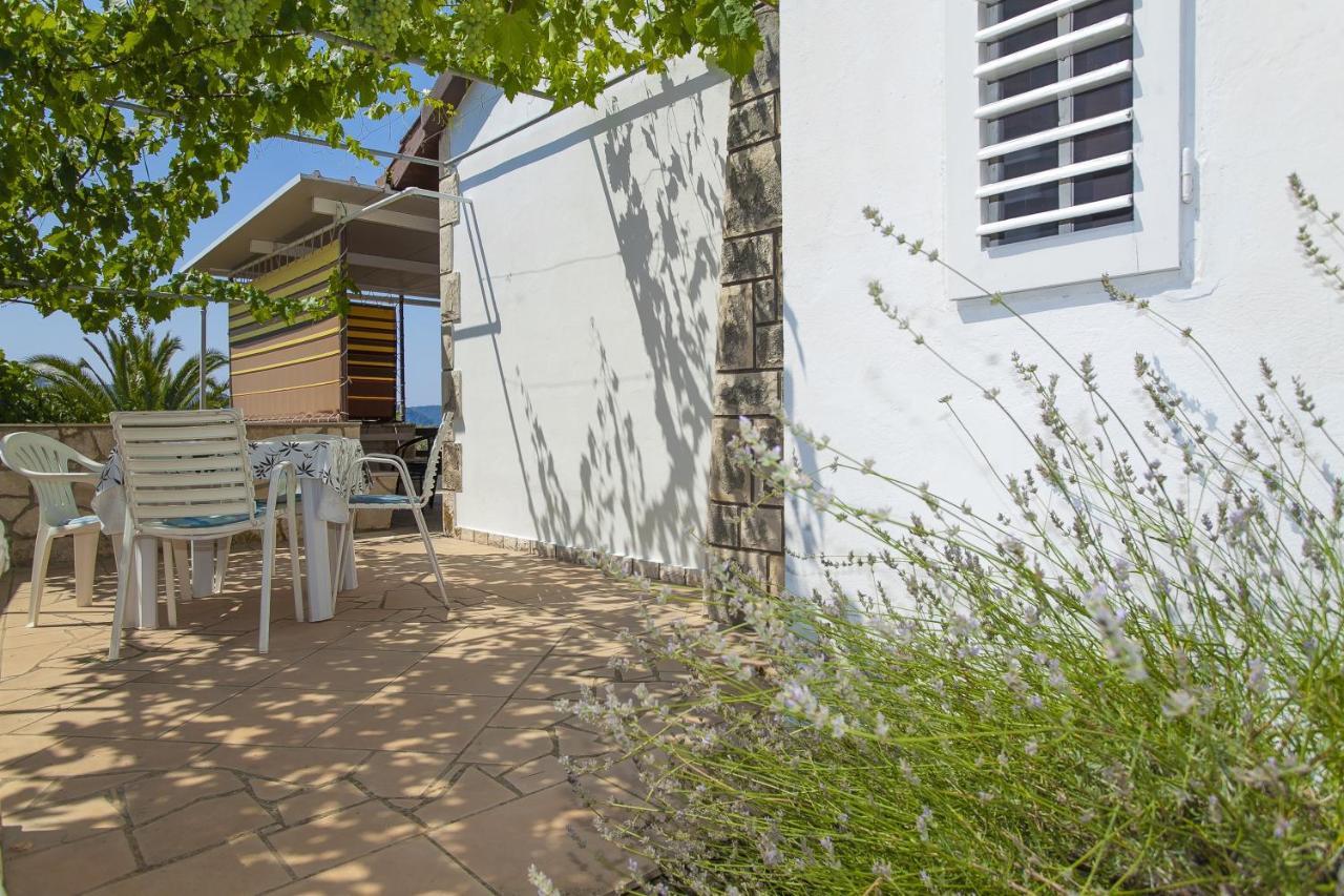 Holiday Home Neda Vela Luka Ngoại thất bức ảnh