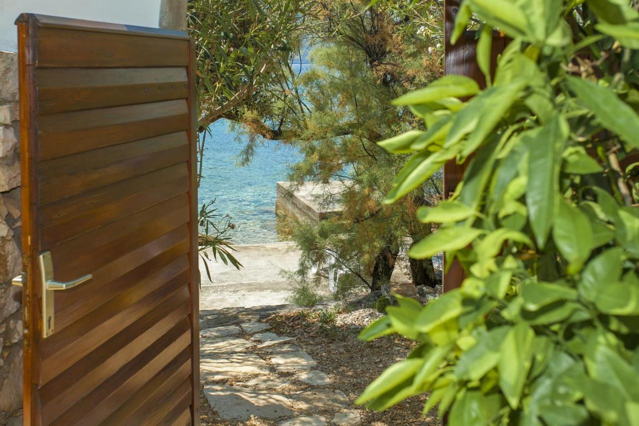 Holiday Home Neda Vela Luka Ngoại thất bức ảnh